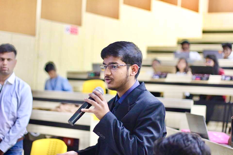 Akshat Gupta Speaking at VITMUN